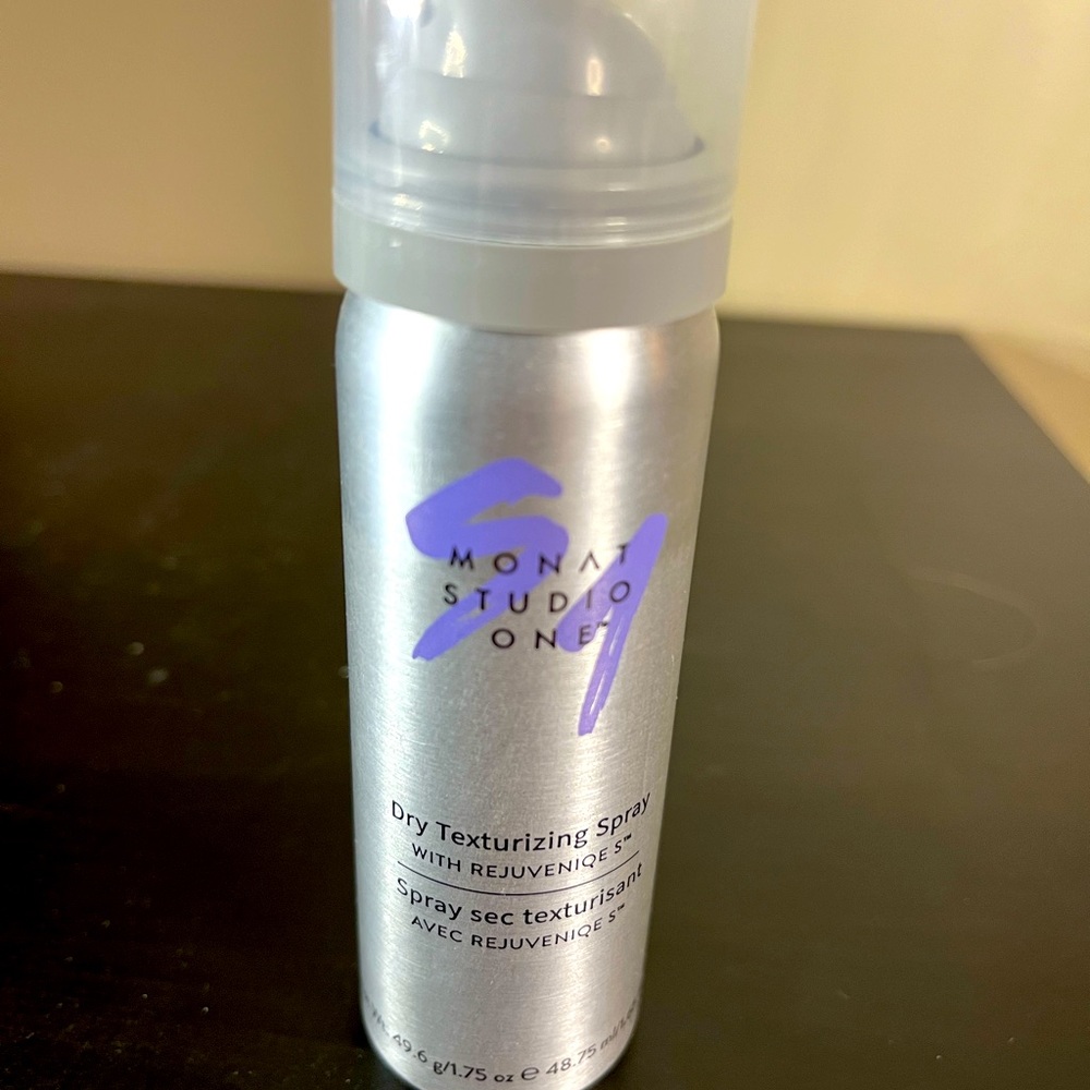 MONAT travel size dry texturizing spray